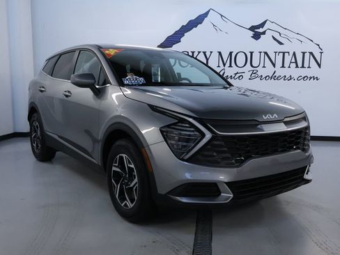Used 2024 Kia Sportage LX image 1