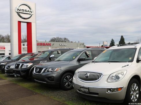 Used 2025 Nissan Rogue SV AWD/4WD image 12
