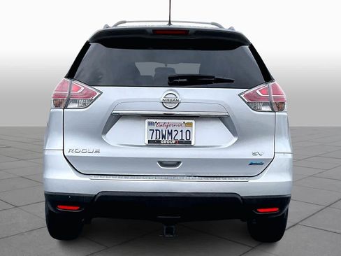 Used 2014 Nissan Rogue SV image 4