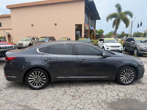 Used 2018 Kia Cadenza Premium FWD image 6