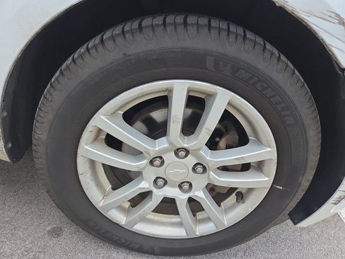 Used 2015 Chevrolet Sonic LT w/ Wheels and Fog Lamp Package FWD image 2