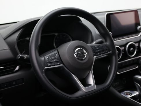Used 2025 Nissan Sentra SV FWD image 15