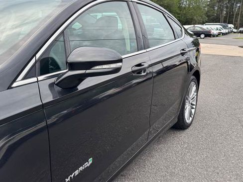 Used 2013 Ford Fusion SE FWD image 15