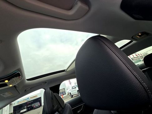 Used 2025 Mercedes-Benz E 350 4MATIC Sedan image 10