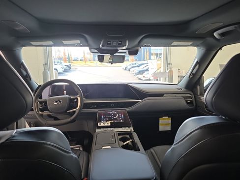 New 2026 INFINITI QX80 4WD w/ Sport Exterior Package image 32
