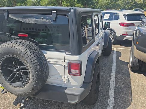 Used 2024 Jeep Wrangler Unlimited Sport AWD/4WD image 4