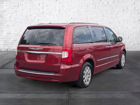 Used 2014 Chrysler Town & Country Touring w/ Driver Convenience Group FWD image 7