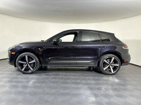 Certified 2023 Porsche Macan AWD/4WD image 2