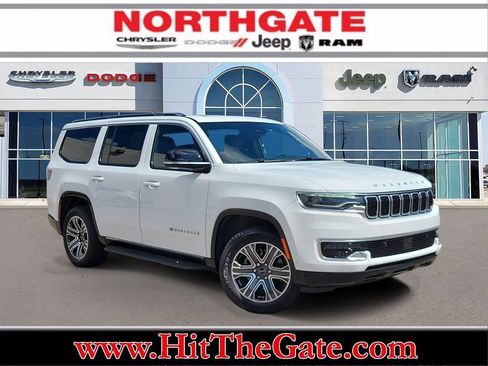 Used 2025 Jeep Wagoneer 2WD w/ Premium Group I image 1