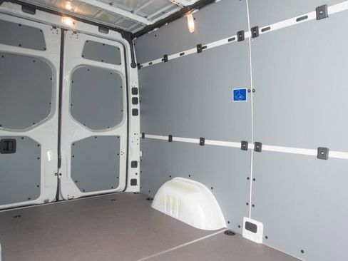 Used 2025 Mercedes-Benz Sprinter 2500 image 39