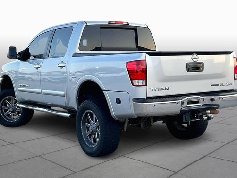 Used 2015 Nissan Titan SL w/ SL Moonroof Package image 12