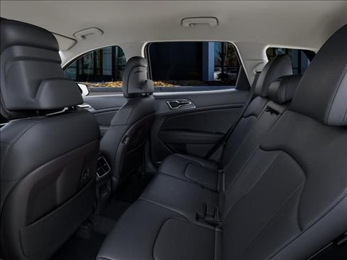 New 2026 Kia Sportage EX image 18