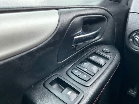 Used 2017 Dodge Grand Caravan GT image 22