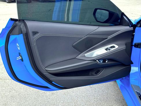 Used 2025 Chevrolet Corvette Stingray Coupe w/ 1LT image 14