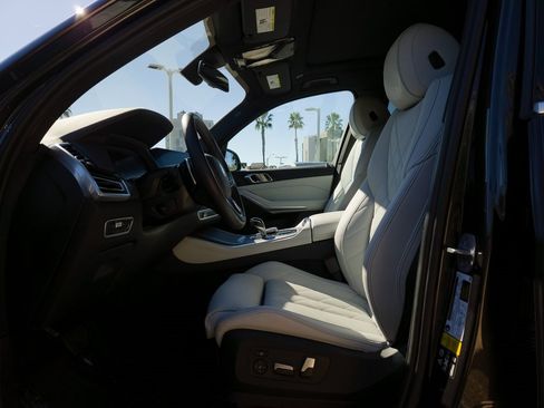 Used 2023 BMW X5 xDrive40i w/ Premium Package image 10