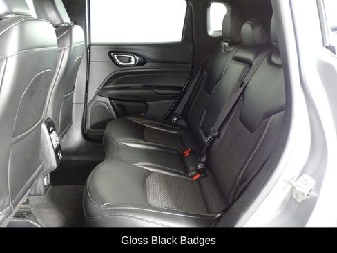 Used 2023 Jeep Compass Latitude AWD/4WD image 9