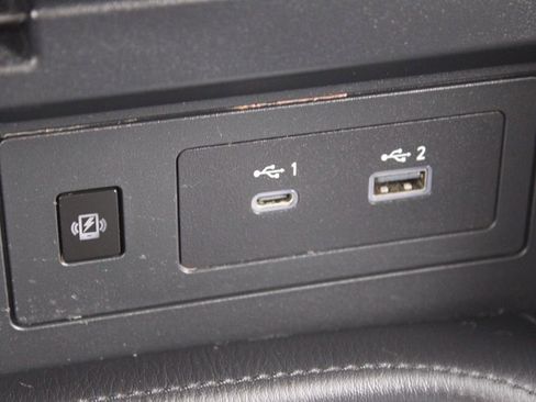 Used 2021 Nissan Armada SV image 40