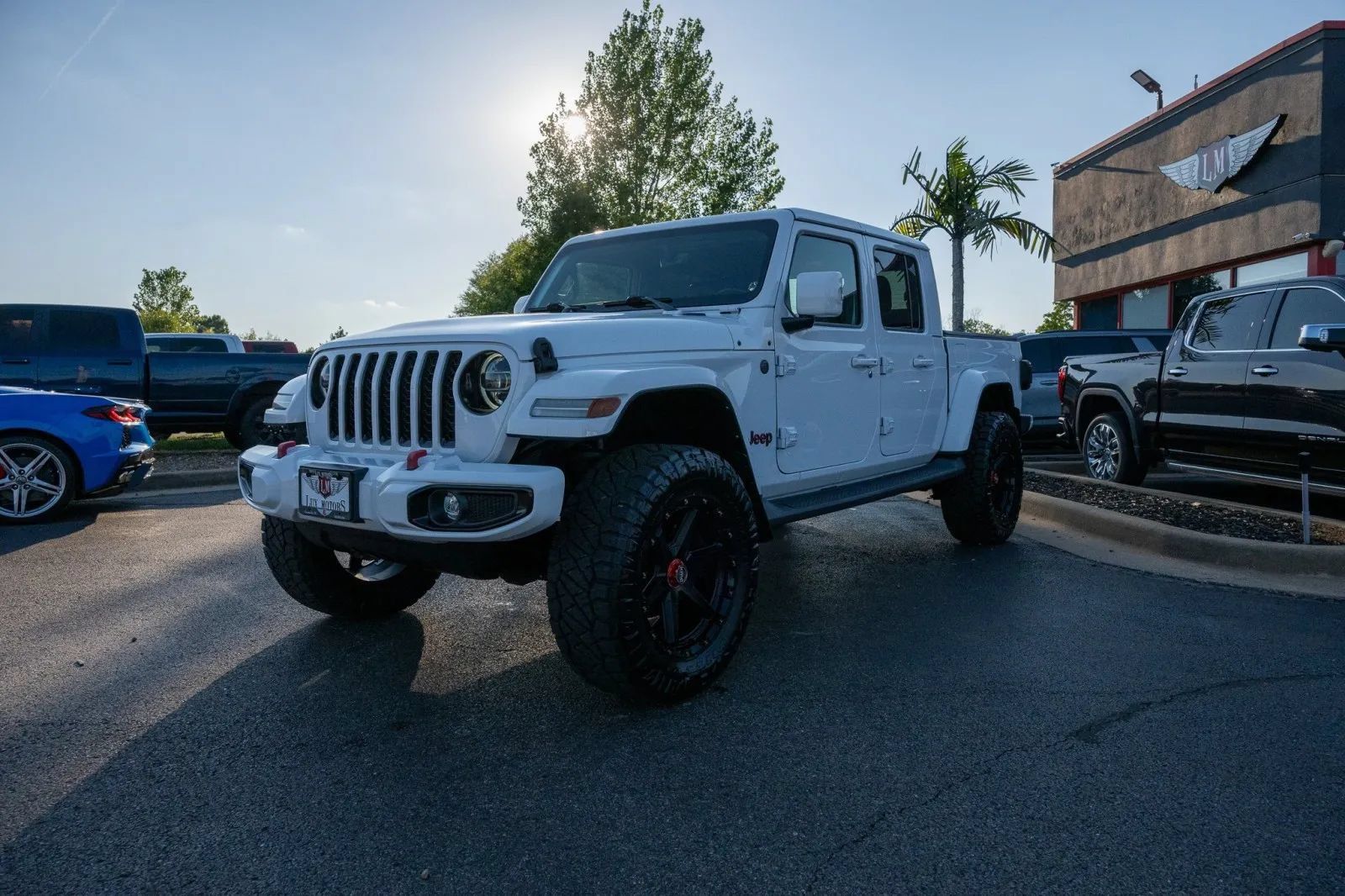 Used 2022 Jeep Gladiator Overland AWD/4WD image 4