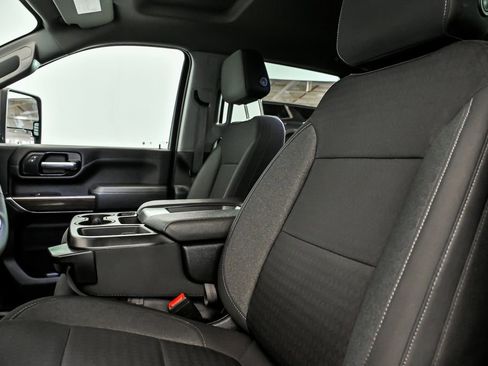 Used 2022 Chevrolet Silverado 2500 LT w/ Convenience Package image 13