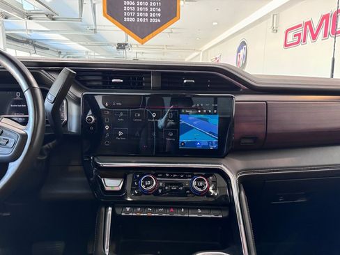 Certified 2025 GMC Sierra 2500 Denali Ultimate AWD/4WD image 21