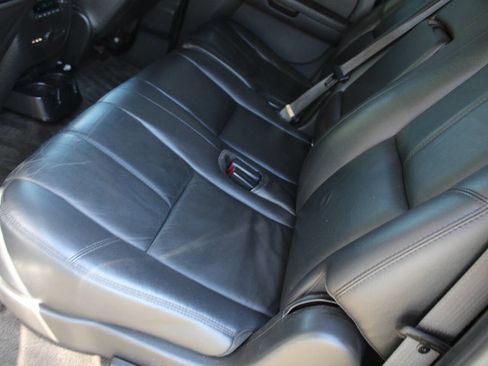 Used 2011 Chevrolet Suburban LT AWD/4WD image 27