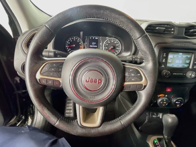 Used 2015 Jeep Renegade Latitude w/ Popular Equipment Group FWD image 12
