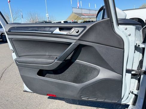 Used 2018 Volkswagen Golf SEL image 13