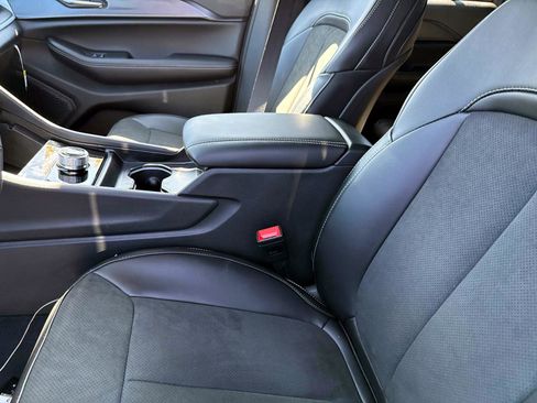 New 2025 Jeep Grand Cherokee Altitude image 7