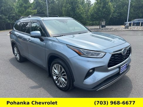 Used 2023 Toyota Highlander Platinum AWD/4WD image 1