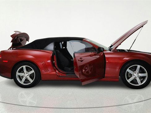 Used 2015 Chevrolet Camaro LT RWD image 8