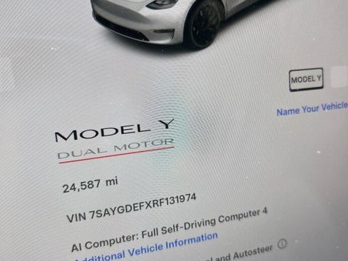 Used 2024 Tesla Model Y Performance AWD/4WD image 4