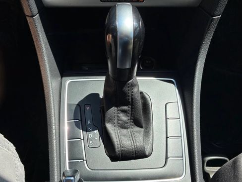 Used 2016 Volkswagen Passat 1.8T S FWD image 25