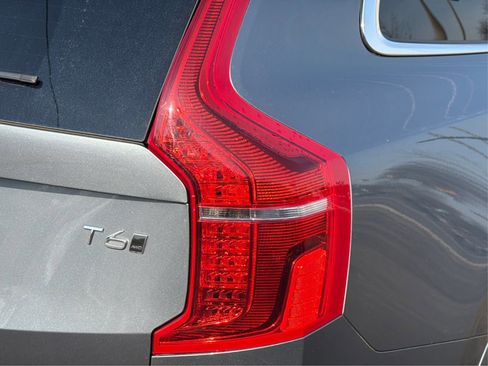 Used 2017 Volvo XC90 T6 Momentum w/ Vision Package image 29