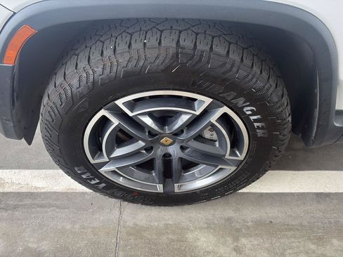 Used 2026 Rivian R1S Adventure AWD/4WD image 29