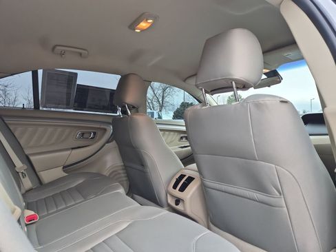 Used 2019 Ford Taurus SE image 27