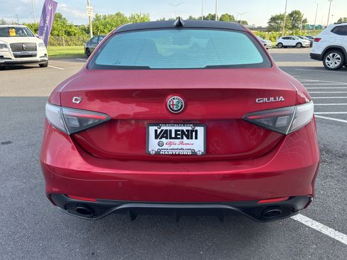 Used 2024 Alfa Romeo Giulia Veloce RWD image 6
