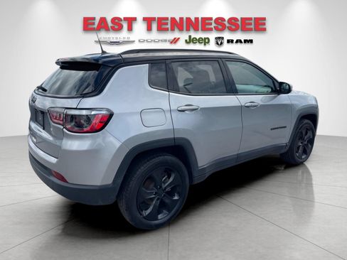 Used 2021 Jeep Compass Latitude AWD/4WD image 3