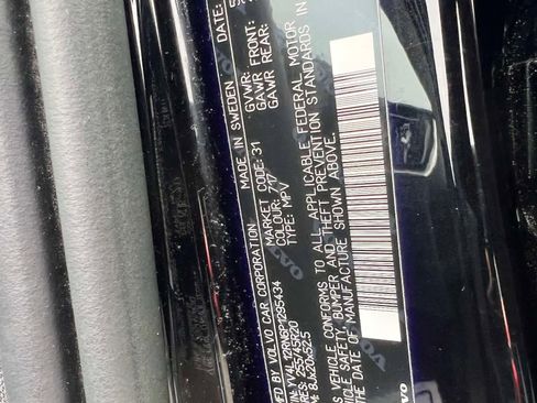 Used 2023 Volvo XC60 B5 Plus image 18