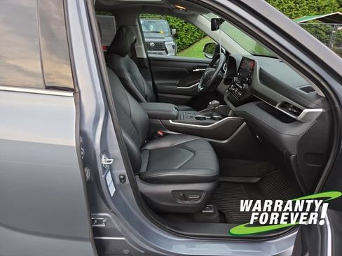 Used 2021 Toyota Highlander XLE AWD/4WD image 15