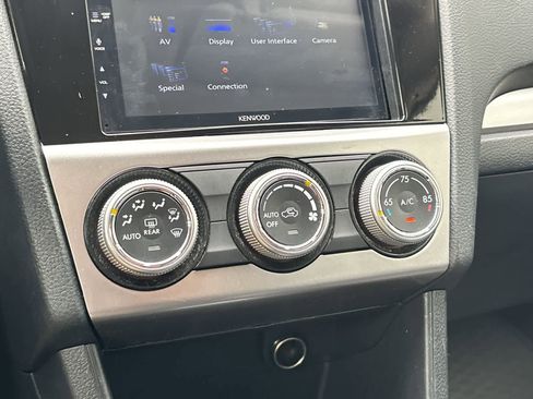 Used 2015 Subaru Crosstrek 2.0i Limited image 16