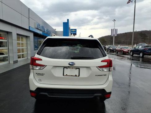 Used 2021 Subaru Forester Premium AWD/4WD image 6