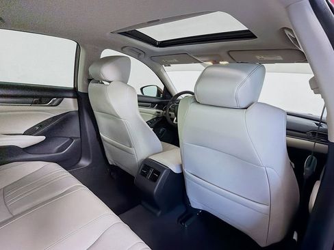 Used 2018 Honda Accord Touring image 26