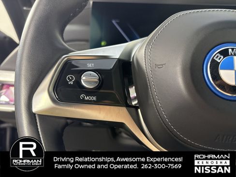 Used 2023 BMW i7 xDrive60 AWD/4WD image 11