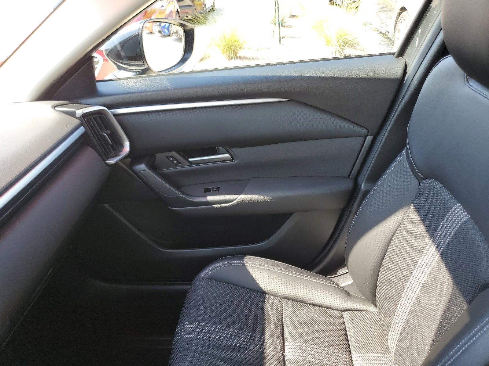 Certified 2024 MAZDA CX-50 AWD 2.5 S w/ Cargo Package image 32