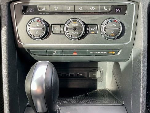 Used 2020 Volkswagen Atlas Cross Sport SE w/ Towing Package image 34