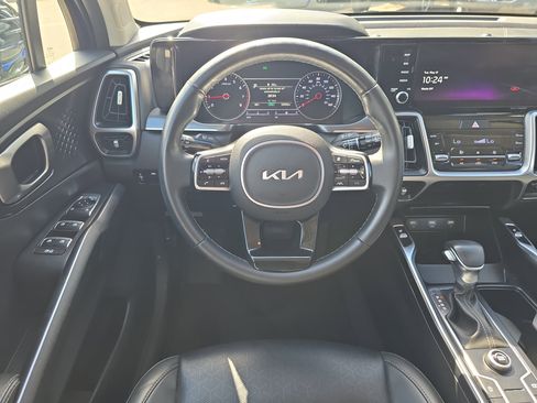 Certified 2022 Kia Sorento S FWD image 13