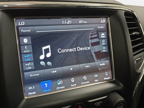 Used 2018 Jeep Grand Cherokee Altitude AWD/4WD image 21