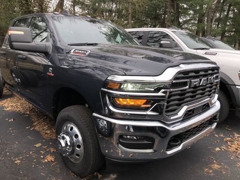 New 2026 RAM 3500 Tradesman w/ Chrome Appearance Group AWD/4WD image 7