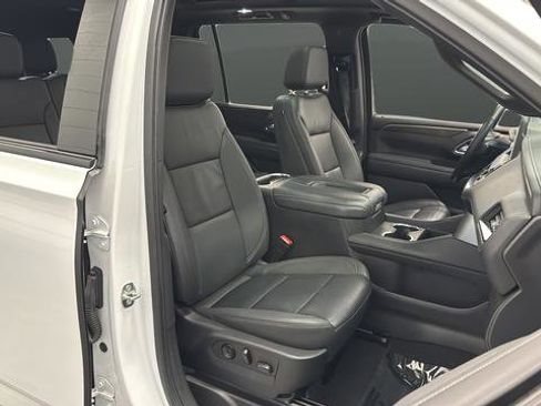 Used 2022 Chevrolet Suburban Z71 w/ Z71 Off-Road Package image 24