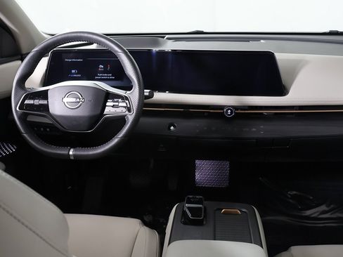 Used 2024 Nissan Ariya AWD image 41